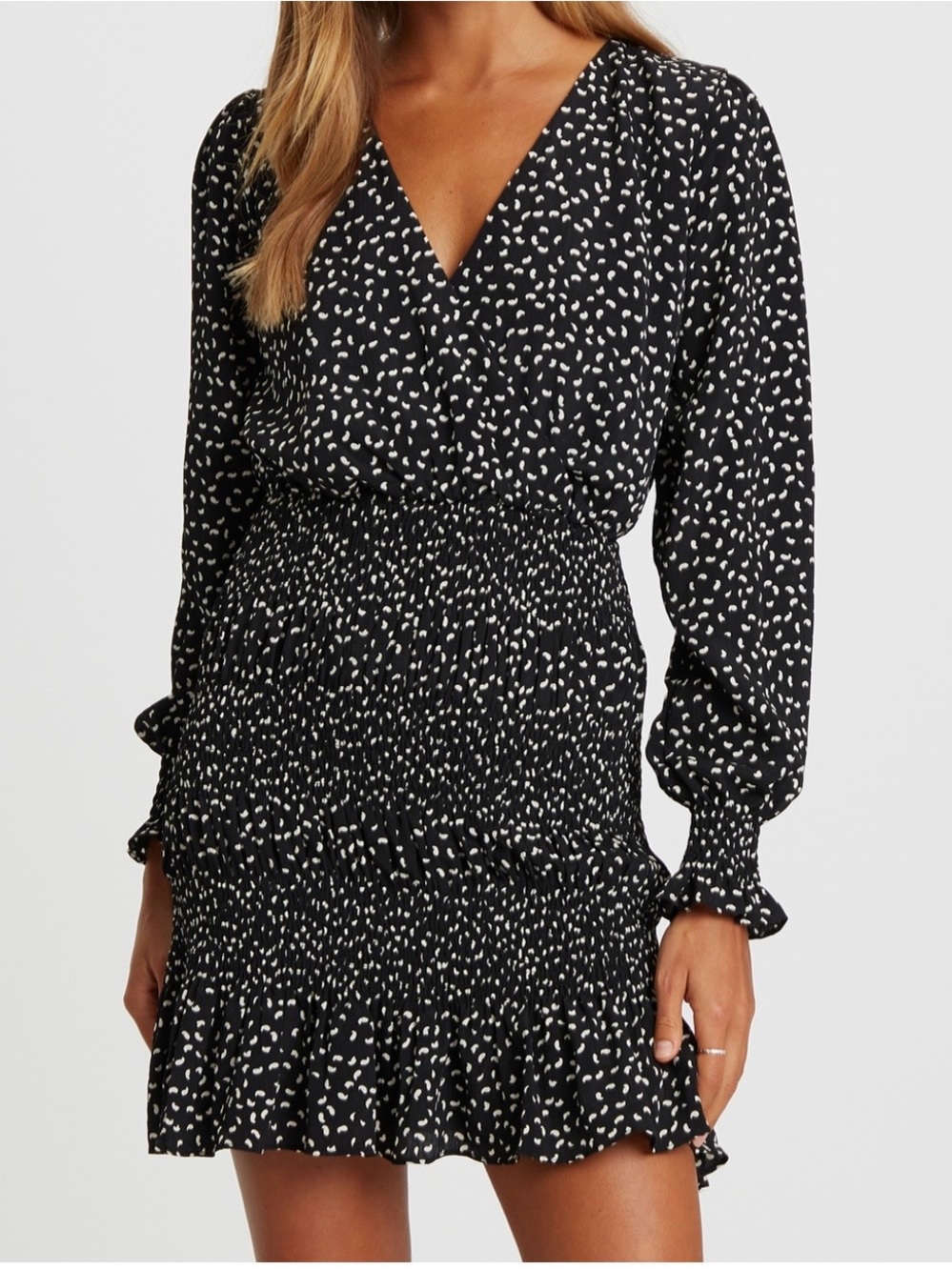 Style Rack Cream and Black Garment Label